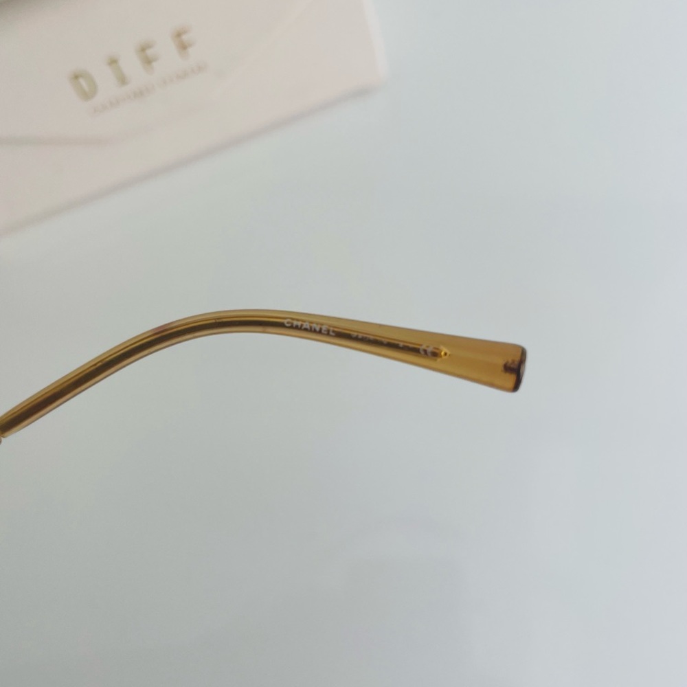 🌸SOLD🌸CHANEL AUTHENTIC Gold CC crystal sunglasses - Picture 12 of 16